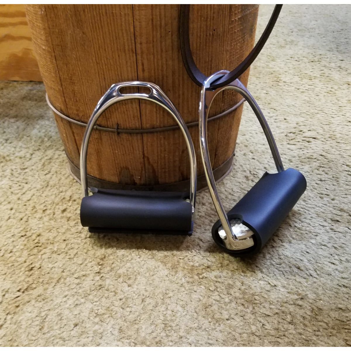 ThinLine Ride Right Stirrup Wrap - Non-slip knee relief