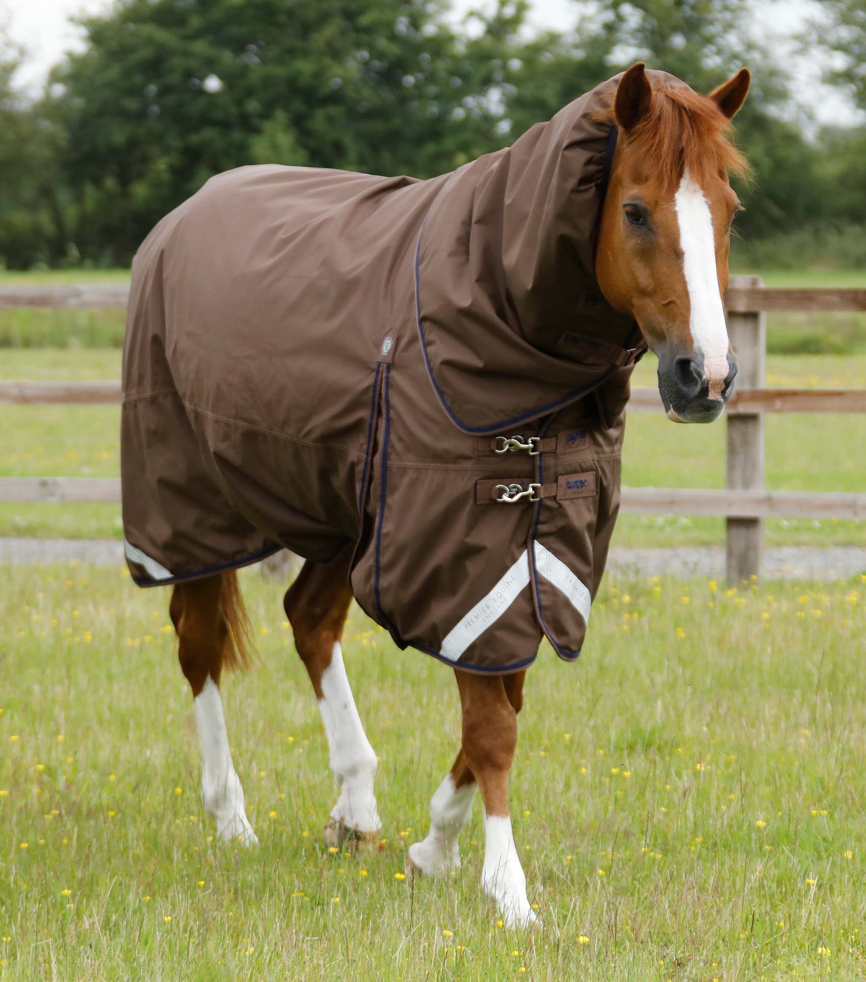 Description:Buster 400 Turnout Rug with Neck Cover_Color:Brown_Position:1