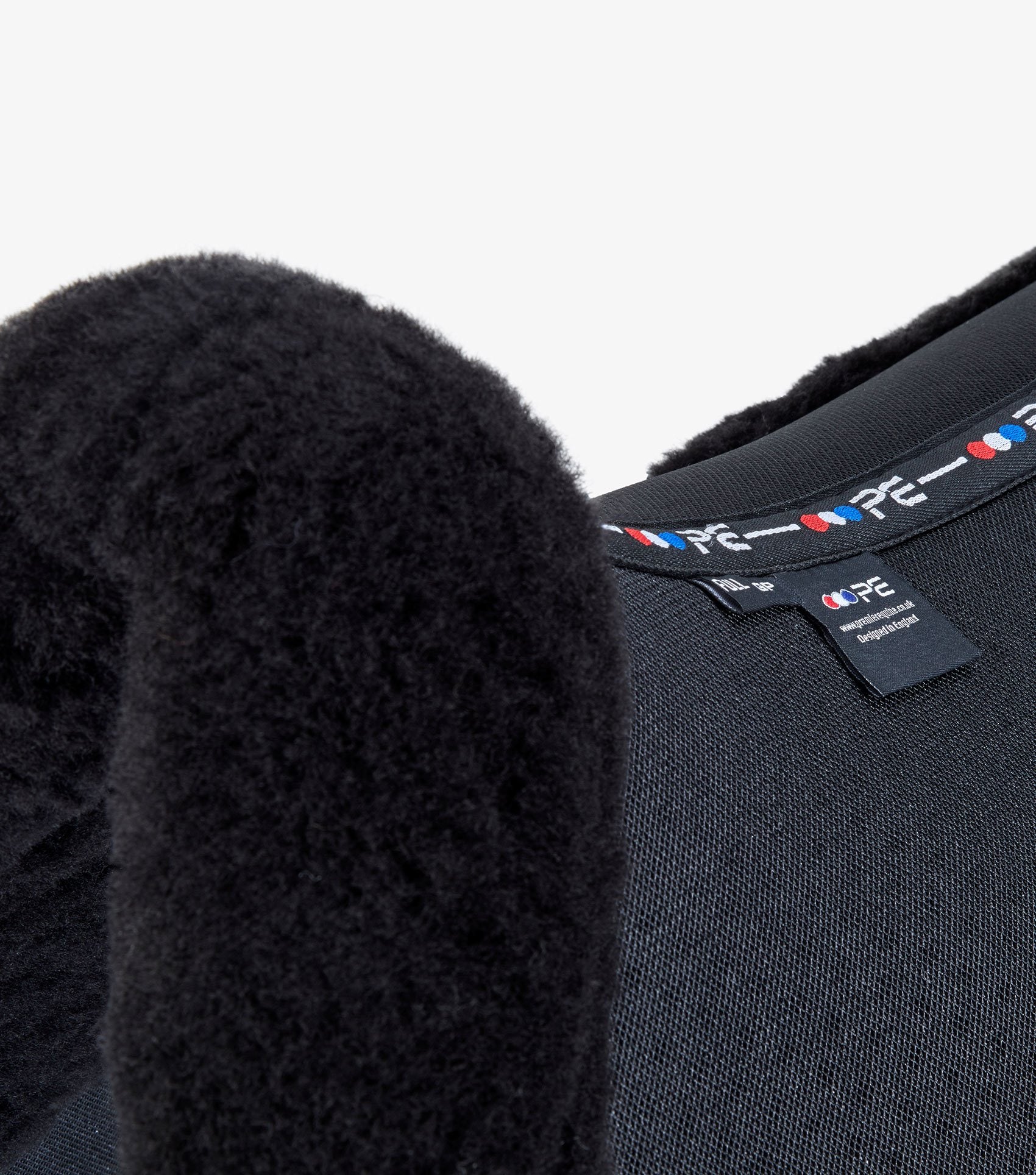 Description:Close Contact Airtechnology Shockproof Wool European Saddle Pad - GP/Jump Square_Colour:Black/Black Wool_Position:2