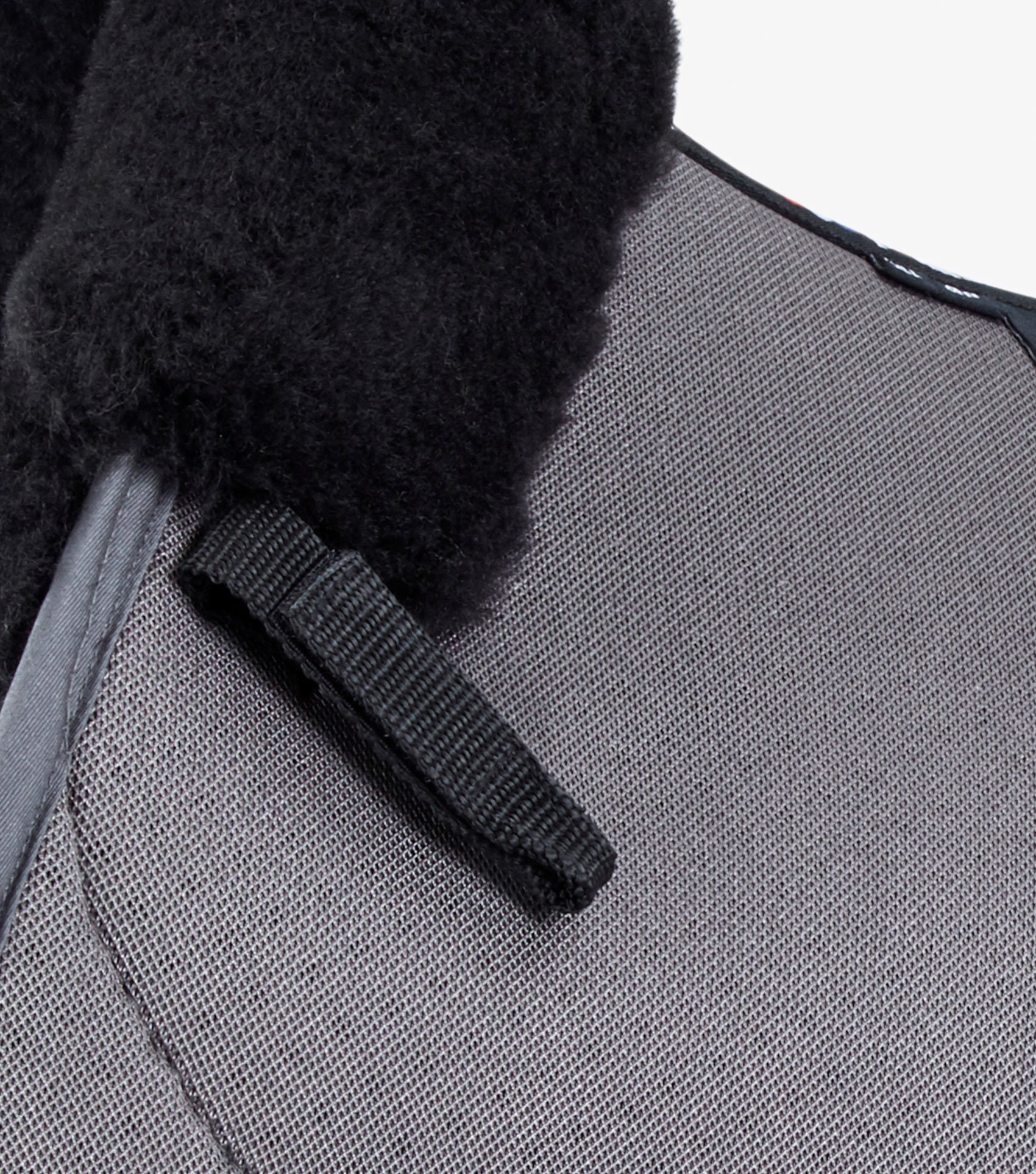Description:Close Contact Airtechnology Shockproof Wool European Saddle Pad - GP/Jump Square_Colour:Grey/Black Wool_Position:4