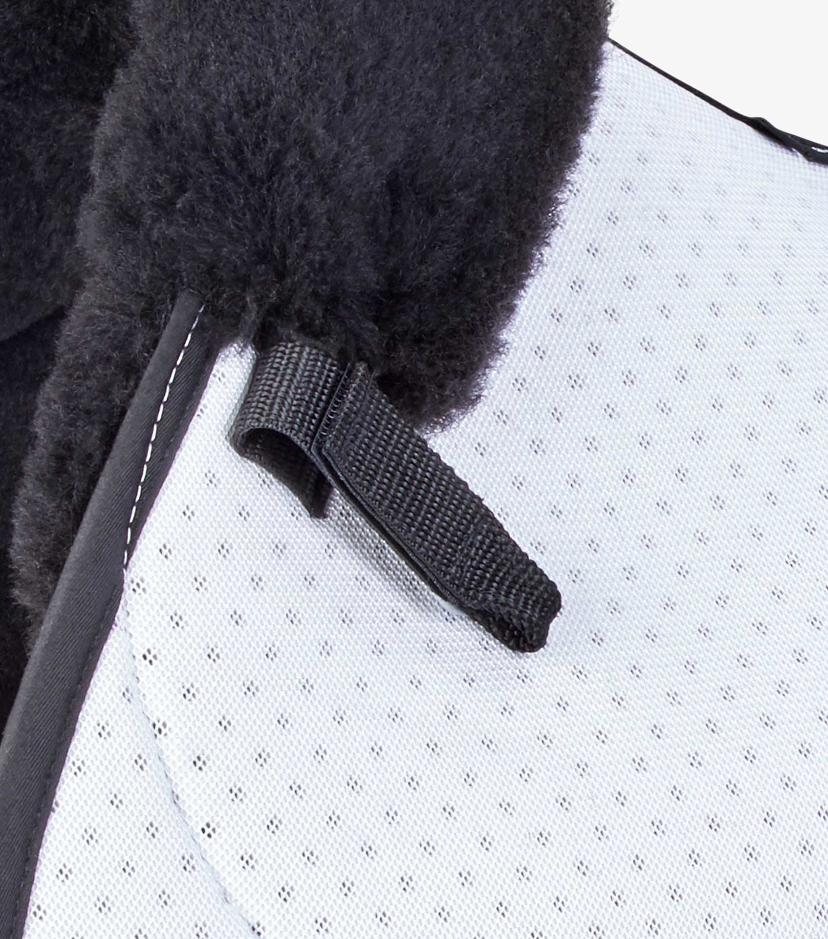 Description:Close Contact Airtechnology Shockproof Wool European Saddle Pad - GP/Jump Square_Colour:White/Black Wool_Position:4