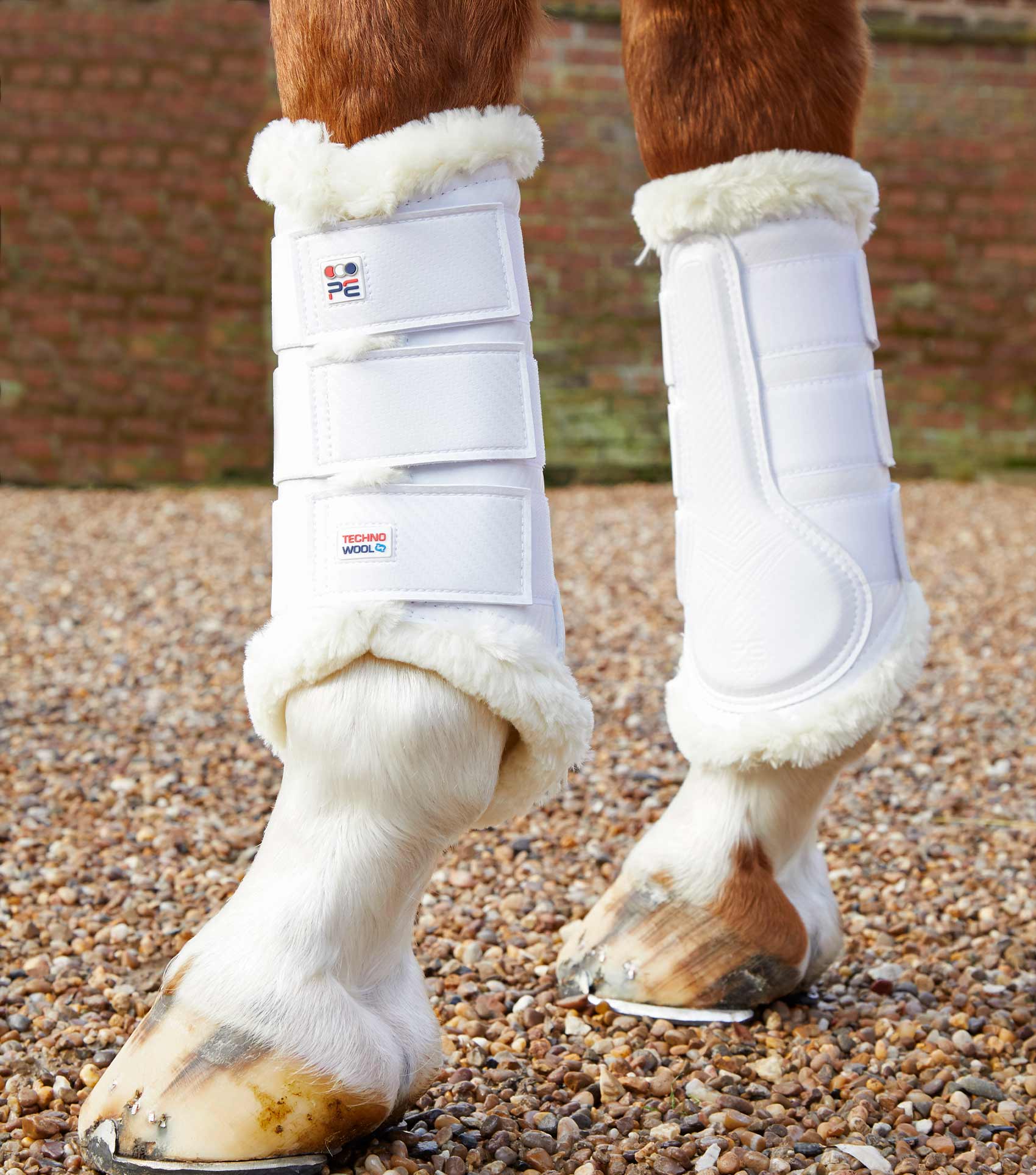 Description:Techno Wool Brushing Boots_Color:White_Position:1